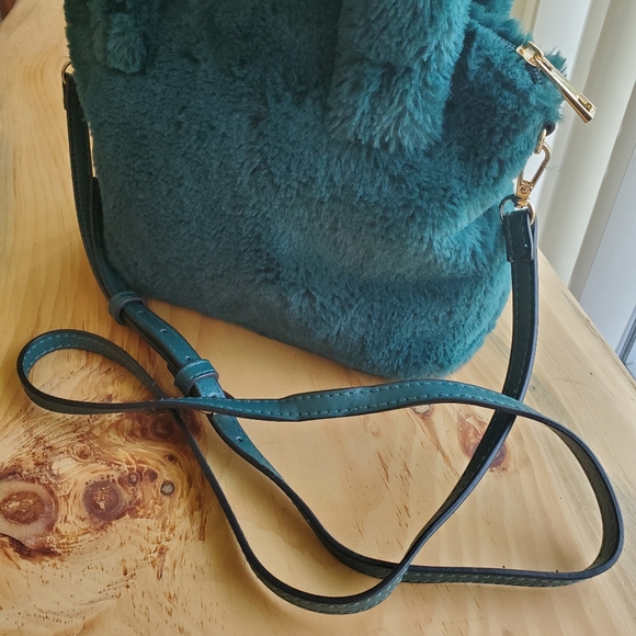 A New Day Faux Fur Crossbody in Teal - Picture 5 of 9